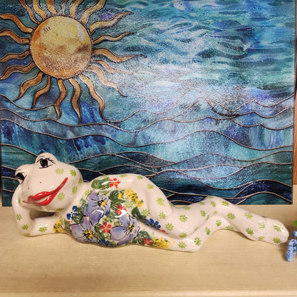 Frog ~ Laying down 11" lavender
