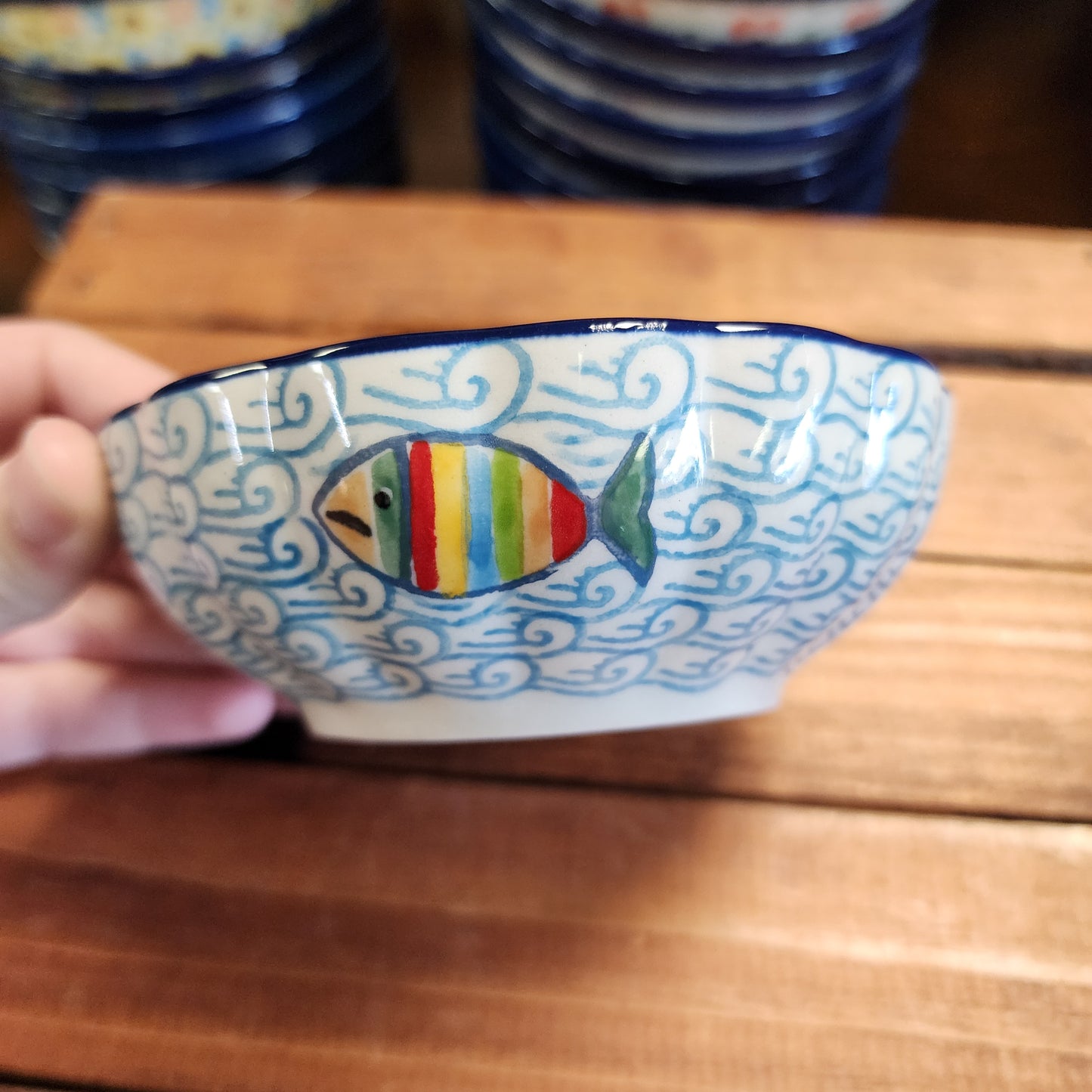 Bowl   Scalloped   4.5" 023-2540X  Rainbow Fish pf0526