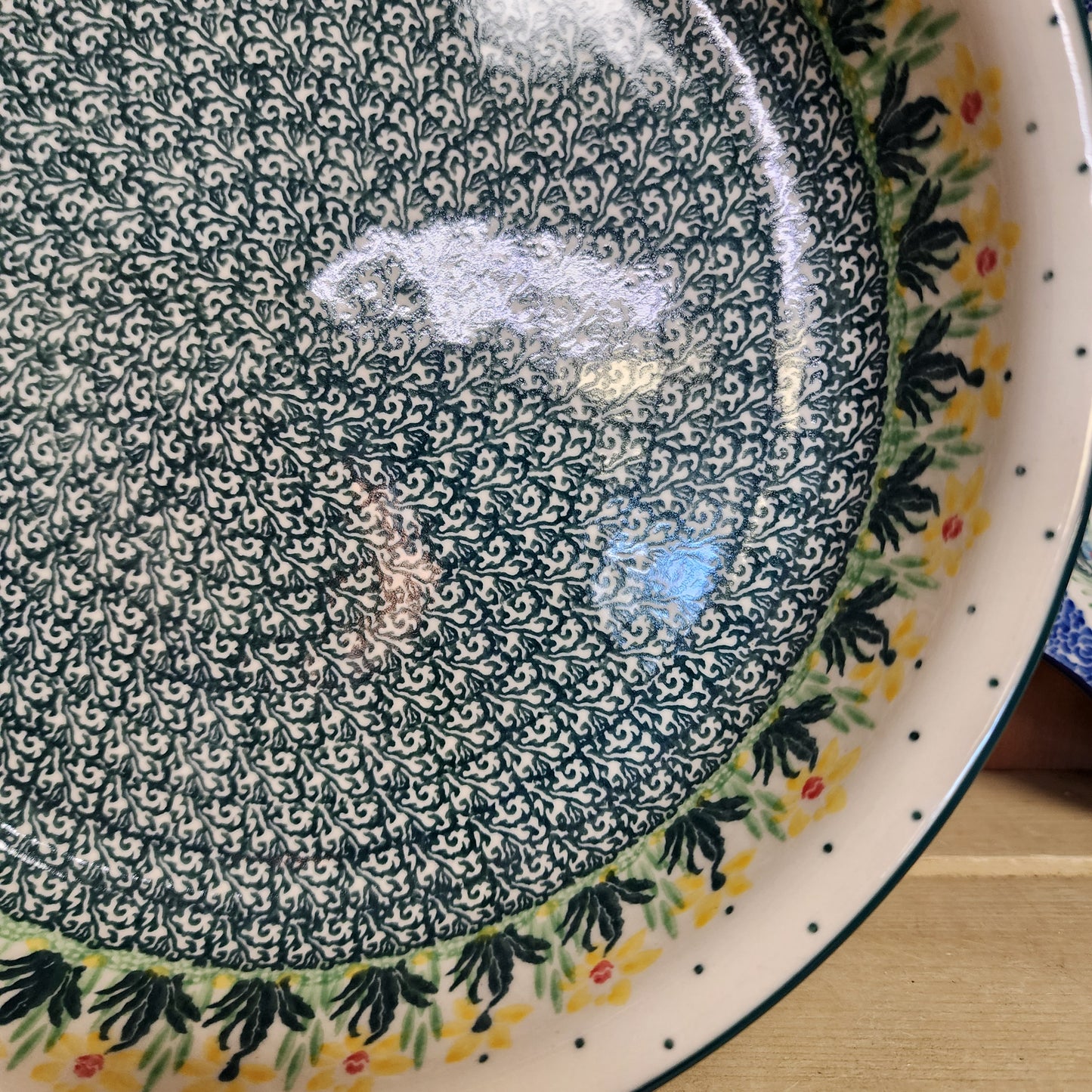 Baker   Round w/ Handles   10"   2777Q ~ Daffodil