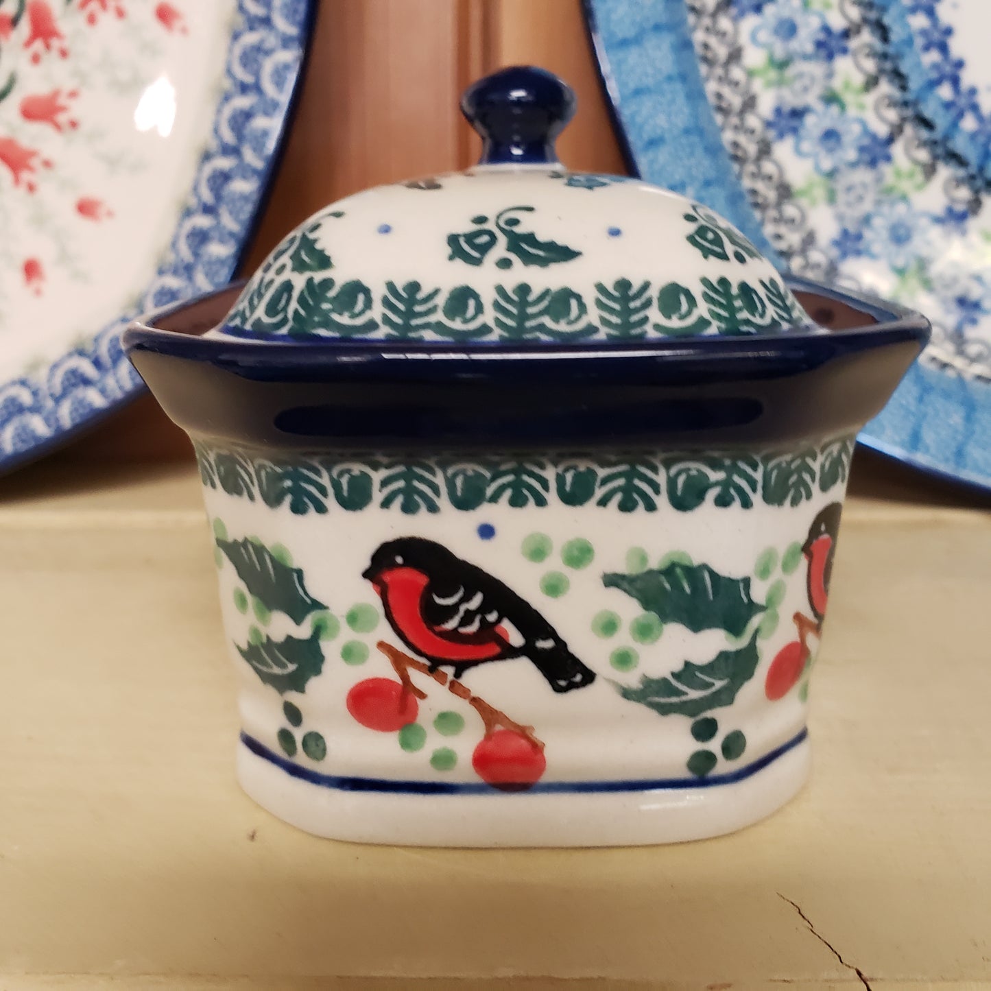 Covered Container ~ 3.25"H x 3.5"W x 4.5"L 385-1257X pf0425