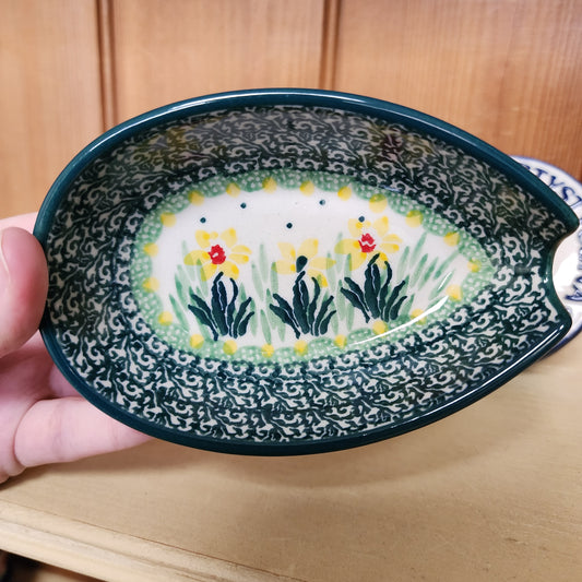 Spoon Rest   3.25"W x 5"L  381-2777Q  Daffodil pf0526