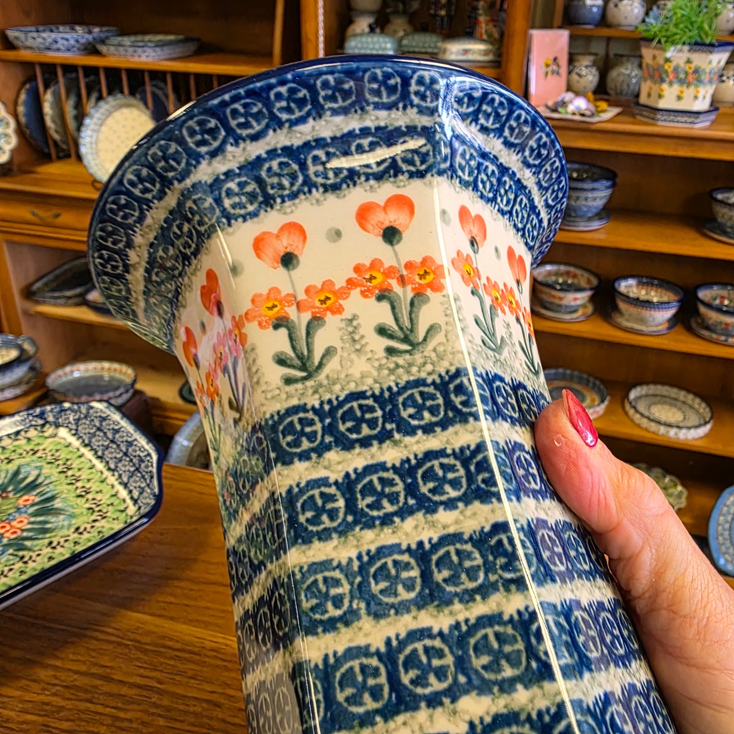 Vase ~ 9.5" 0560X ~ Peach Spring Daisy