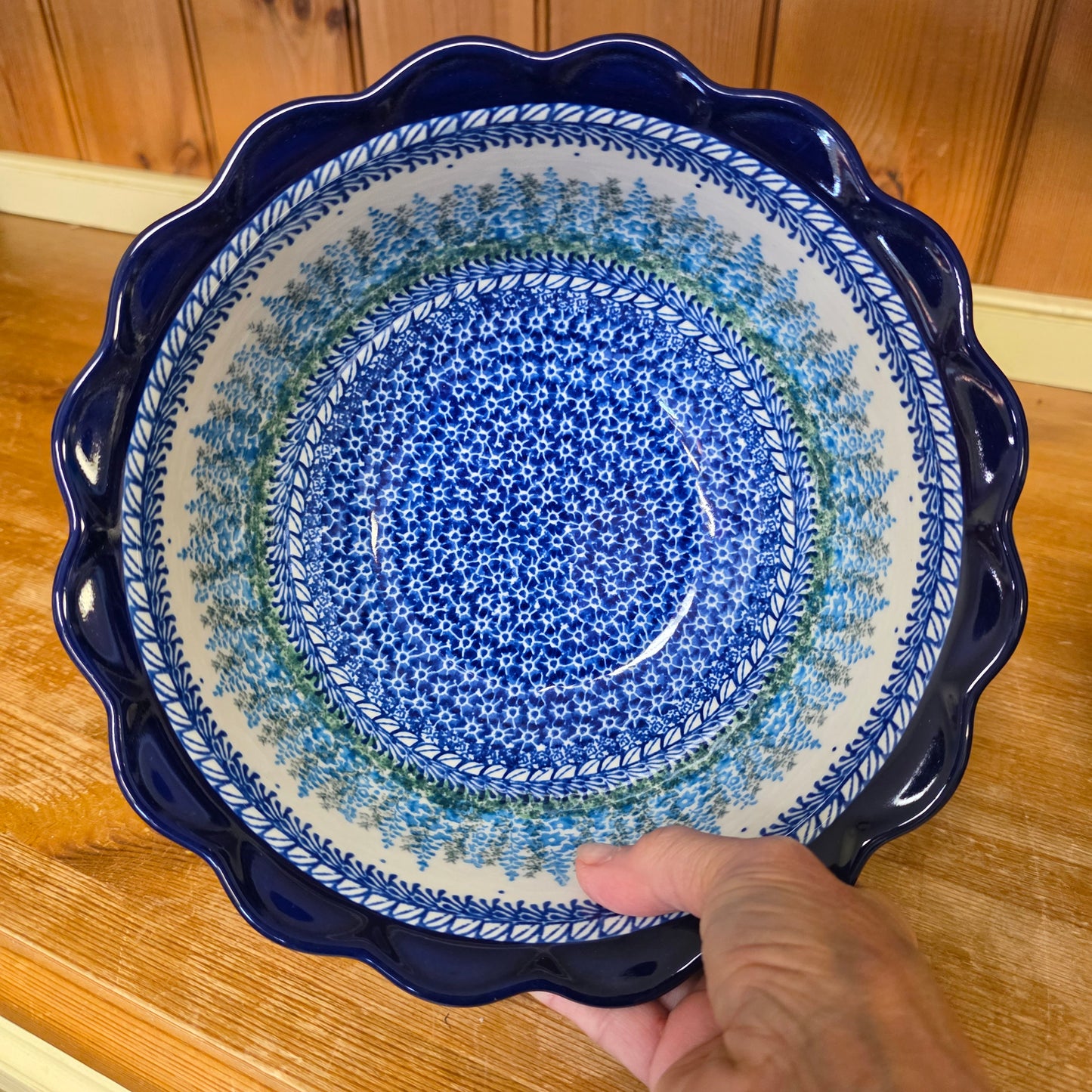 Bowl   Scalloped Edge  628-3279X  Virginia Blue Bells 9"wx3"deep. pf0526