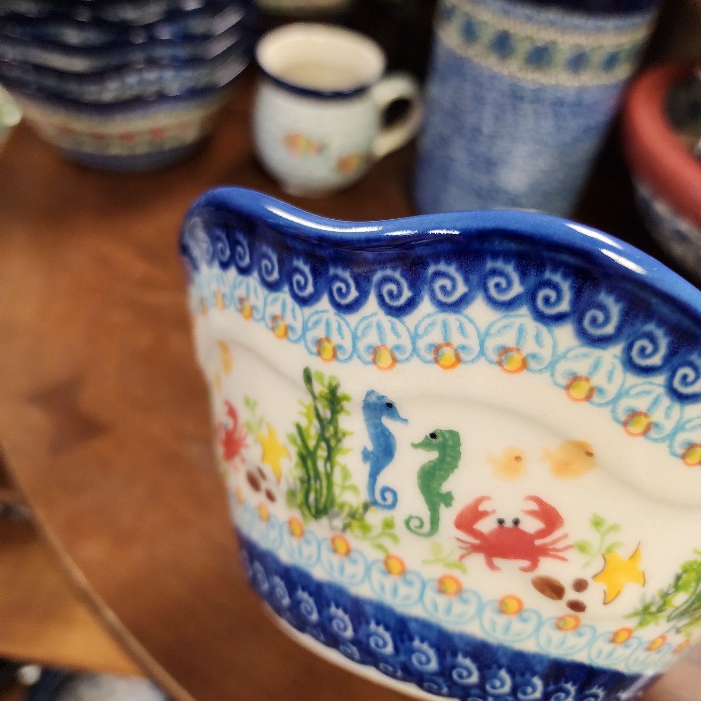 Bowl 7.5" Wavy  Crab 8841