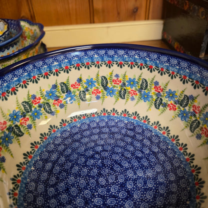 Bowl 9" Serving ~ #1 423 blue  (3 3/4 "deep) this bowl has a raised edge