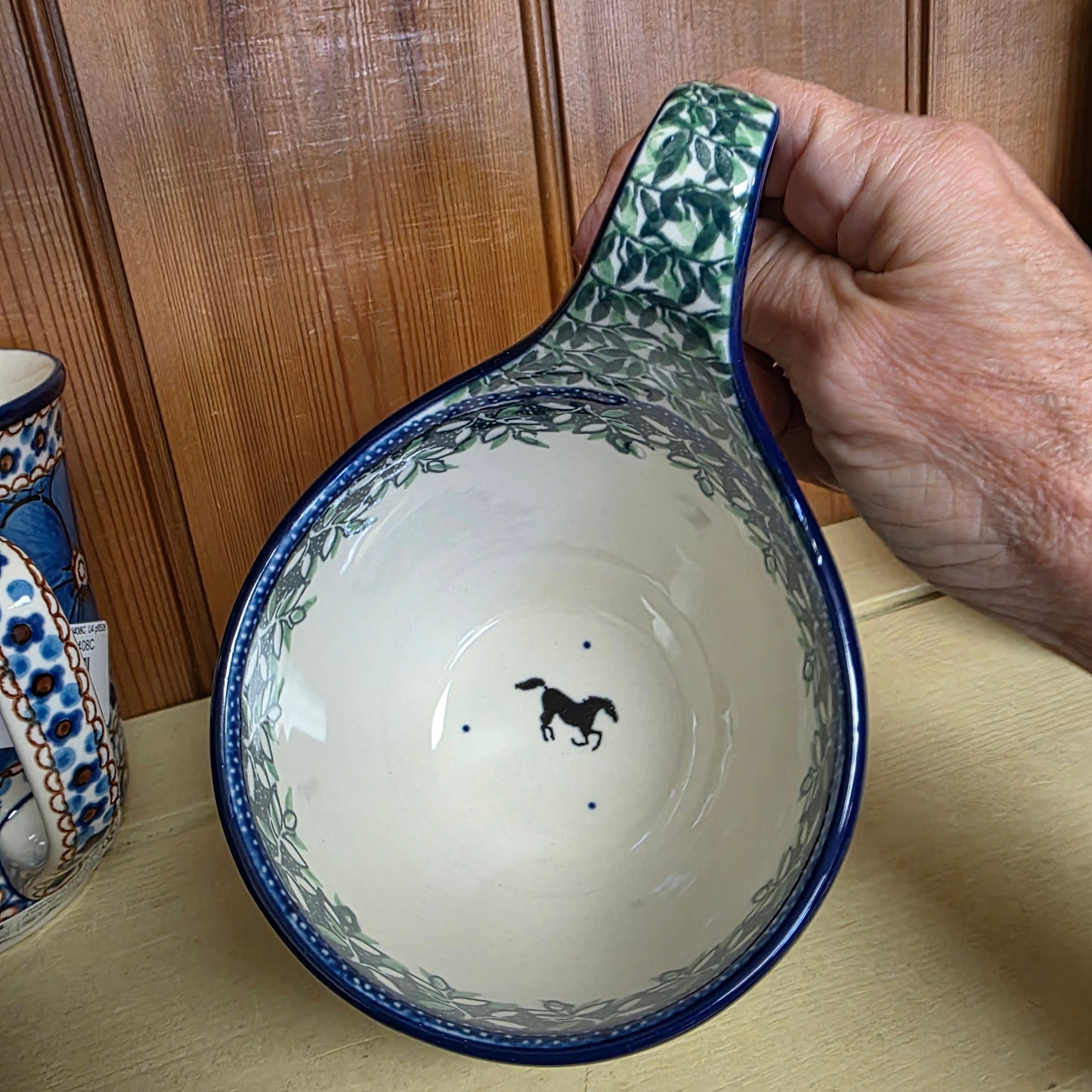 Bowl w/ Loop Handle   16 oz  845-2241X  Black Beauty pf0526