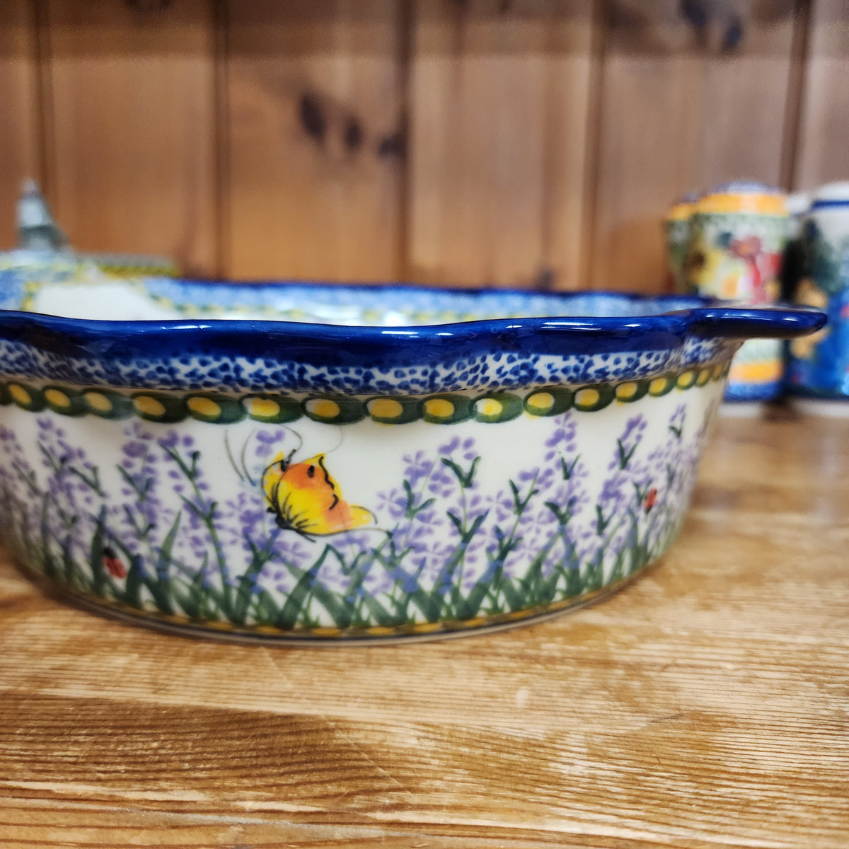 Baker 9"x2" / Round baker Fala w/tab handles/277 Lavender butterfly ladybug