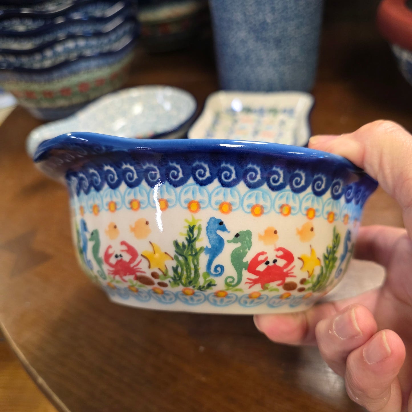 Baker/Bowl tab Handle Crab 884 / 6"x7" 2 cups
