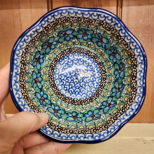 Bowl ~ Wavy Edge ~ 5.75" U0151 ~ U3 M Iwicka