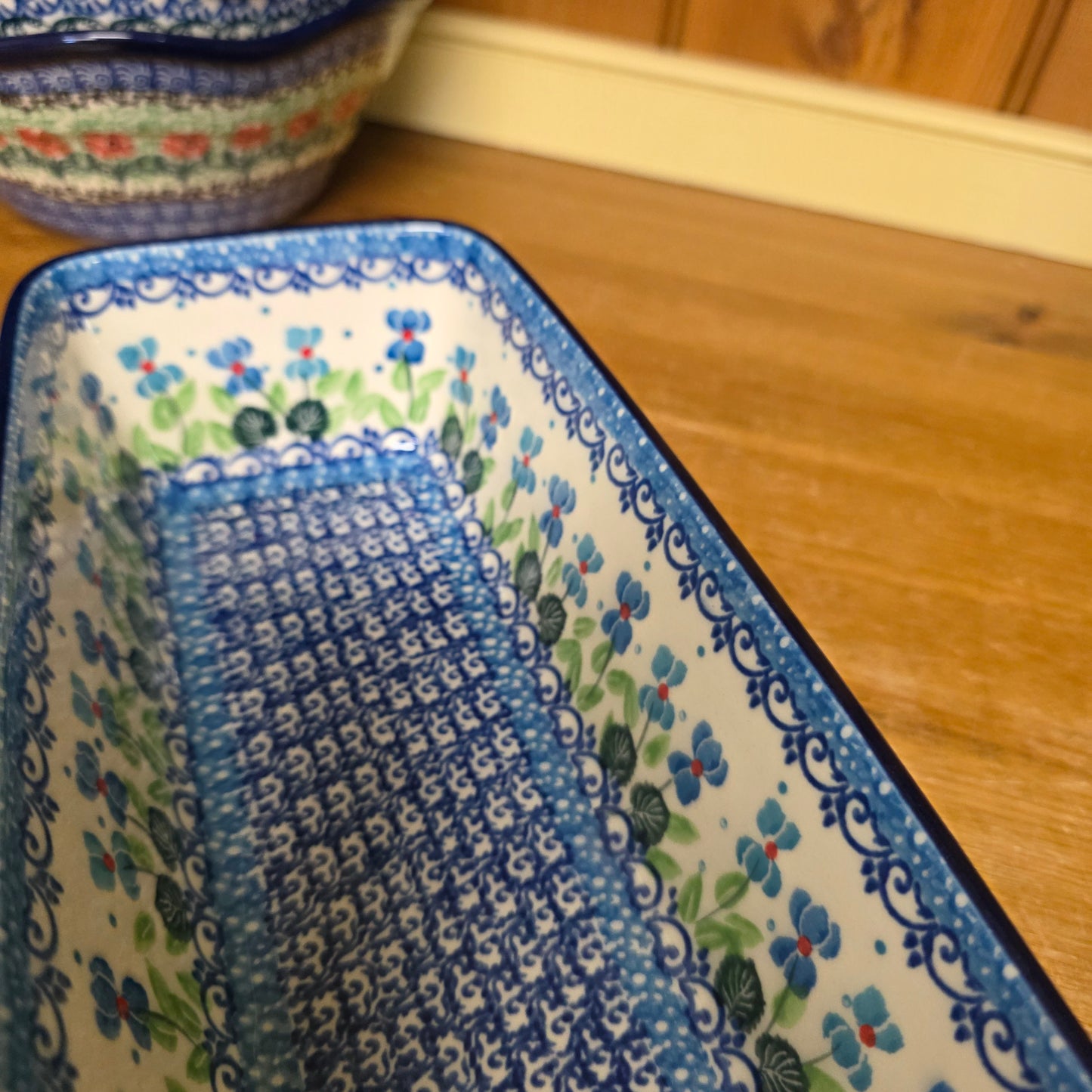 Baker Long Loaf 12" x 4.5" x 3.5"deep  784-2668X  Dutch Iris pf0526