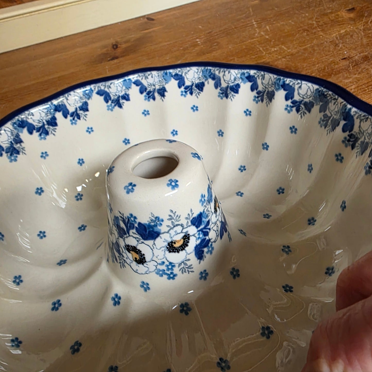 Baker   Bundt Pan    2222X ~ Snow Poppy