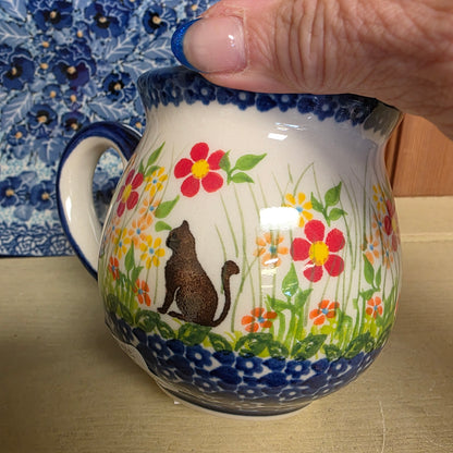 Mug 12 oz Cat forward facing