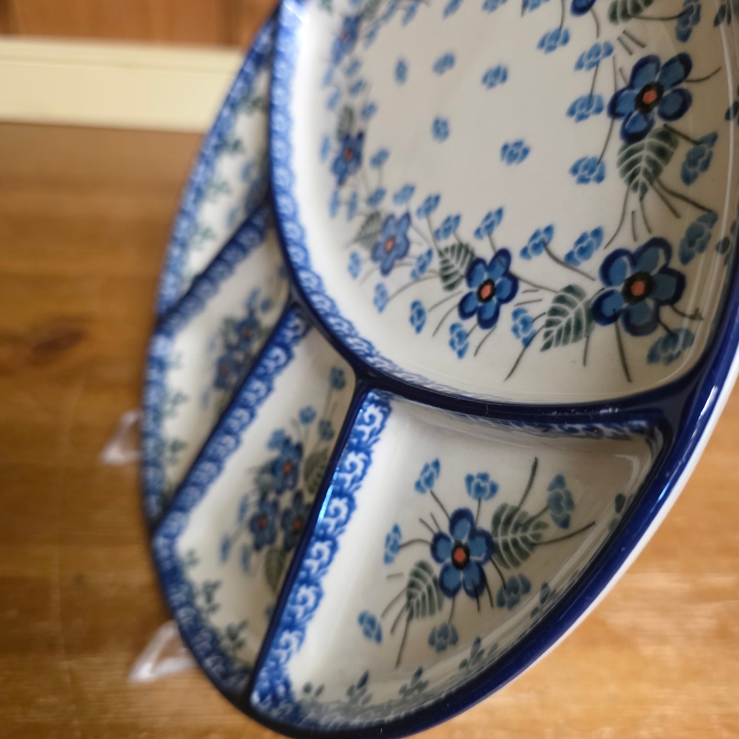 Plate ~ Divided Dish   8.75"  499-2272X  Parisian Posies  small round