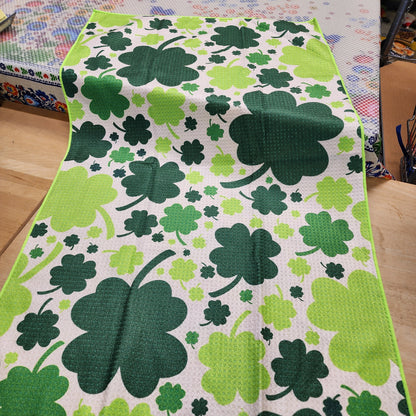 Towel /poly ~ Lucky Charm Shamrock