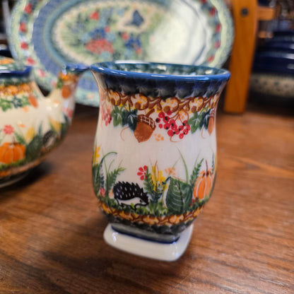 2 pc teapot and mug  1046 hedghog