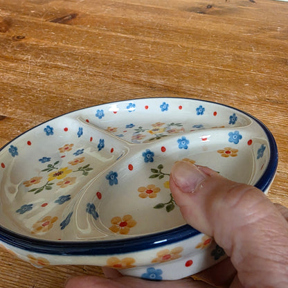 Divided Dish ~ 6.7" Round    D29-2225X  Buttercup pf0526