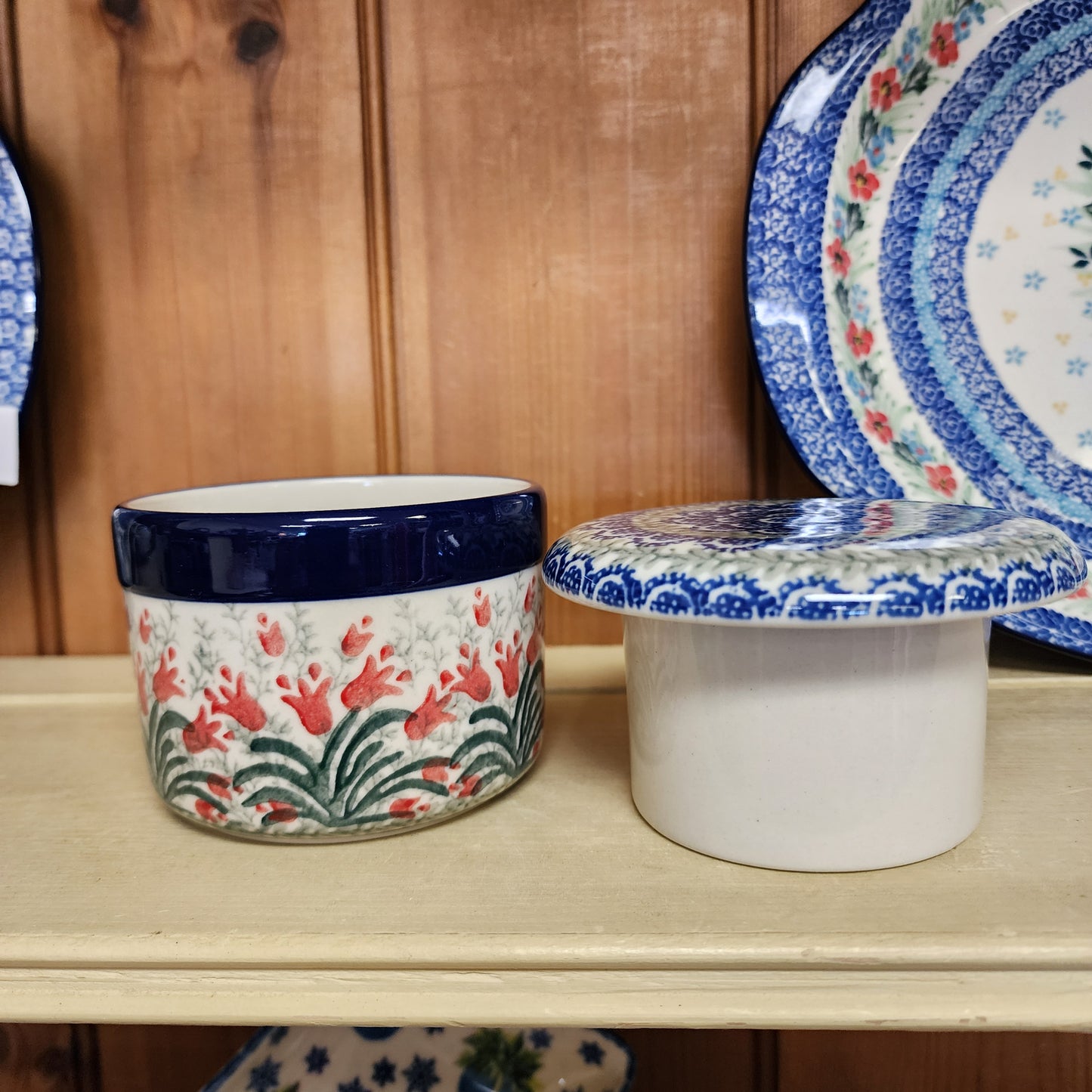 Butter Bell   3.75"W x 3"H    1437X ~ Crimson Bells