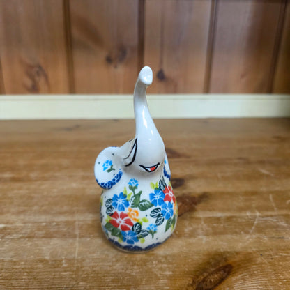 Elephant ring holder florals