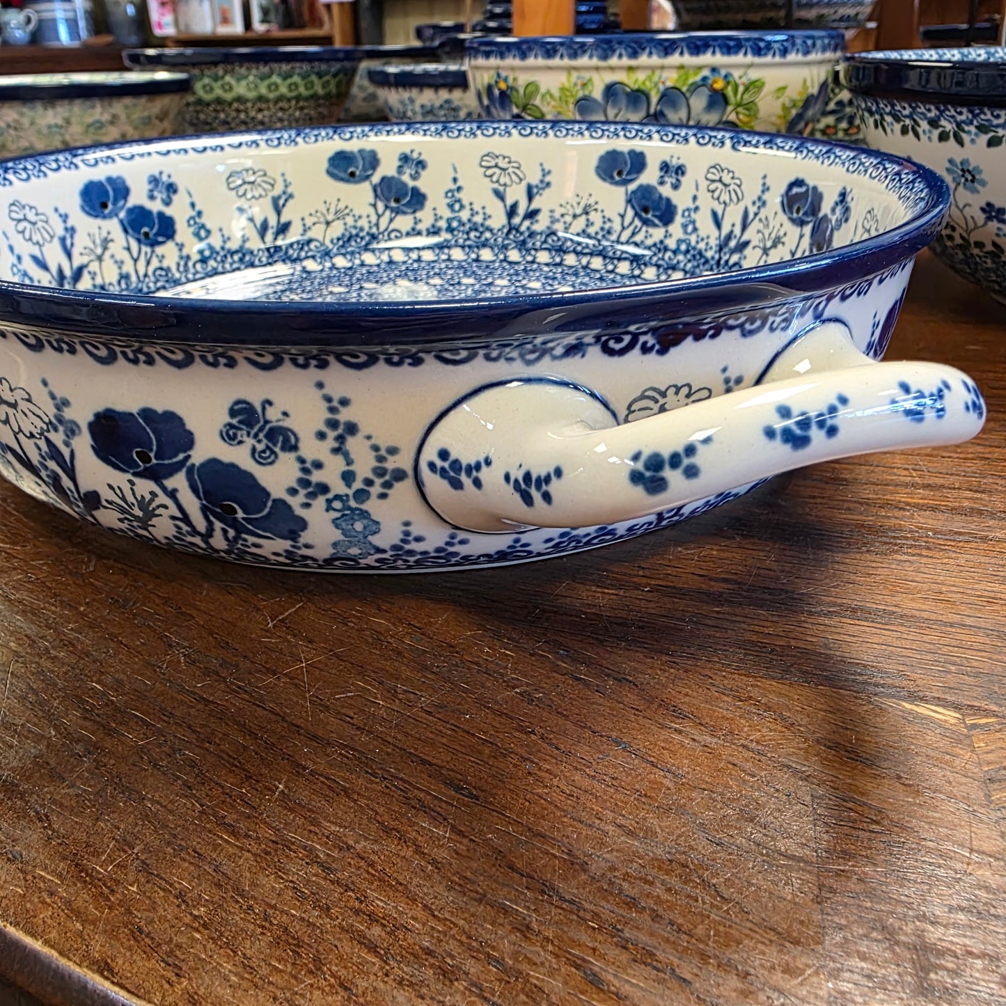 Baker   Round w/ Handles   10" 420-2902X  Evening Poppy pf0526