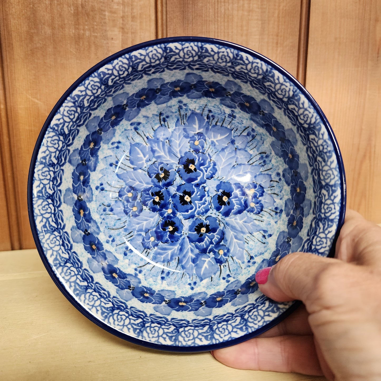 Bowl ~ Soup / Salad / Cereal ~ 6"W 209-U3639 ~ U3 M. Starzyk FBI