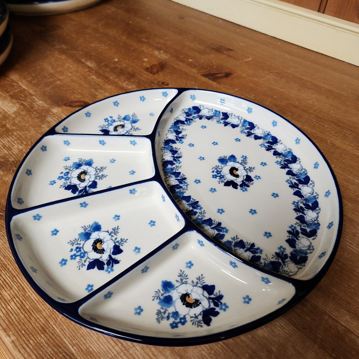 Plate ~ Divided Dish   10"  498-2222X  Snow Poppy pf0526