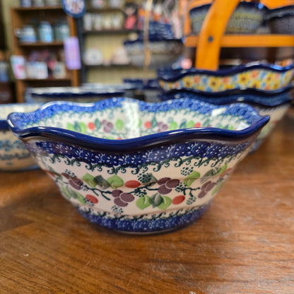 Bowl   Wavy Edge   Small  8" 691-1418X  Burgandy Berry Blue pf0526