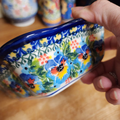 Baker 7.5"x6"x2" / Fala ruffle baker / Pansies 736