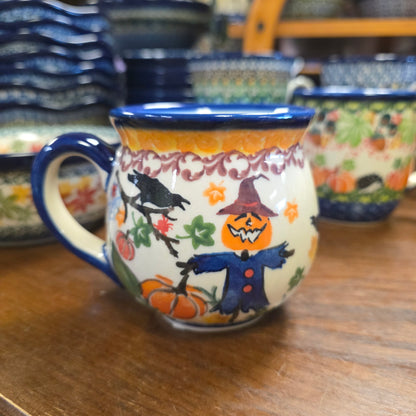 Mug 12 oz scarecrow Raven pumpkin