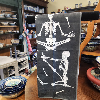Towel /poly ~ black yoga skeleton