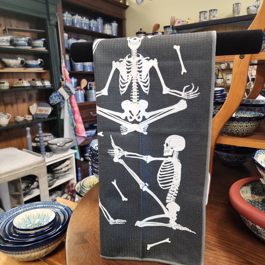 Towel /poly ~ black yoga skeleton