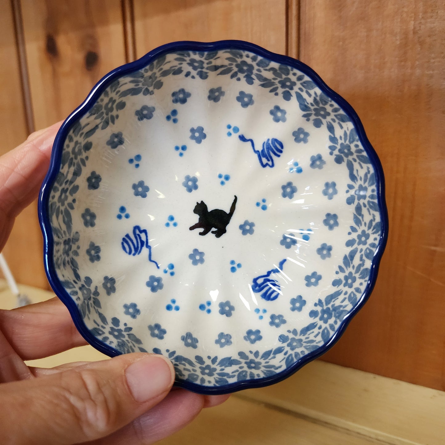 Bowl   Scalloped   4.5"   2592X ~ Little Boo