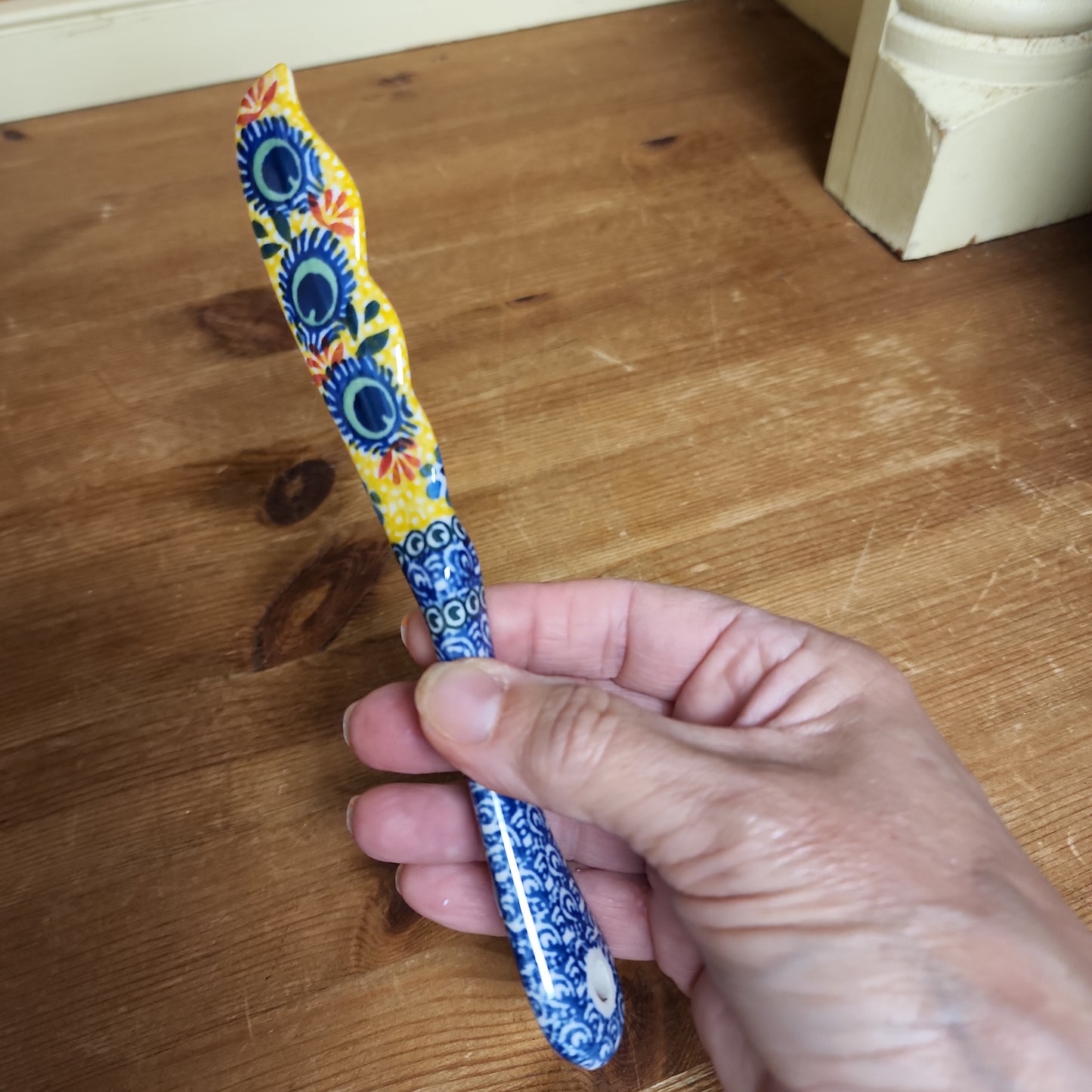 Knife ~ Spreader ~ 7.25" 563-U2317 ~ U4  Sunny Peacock  K. Sliwinska